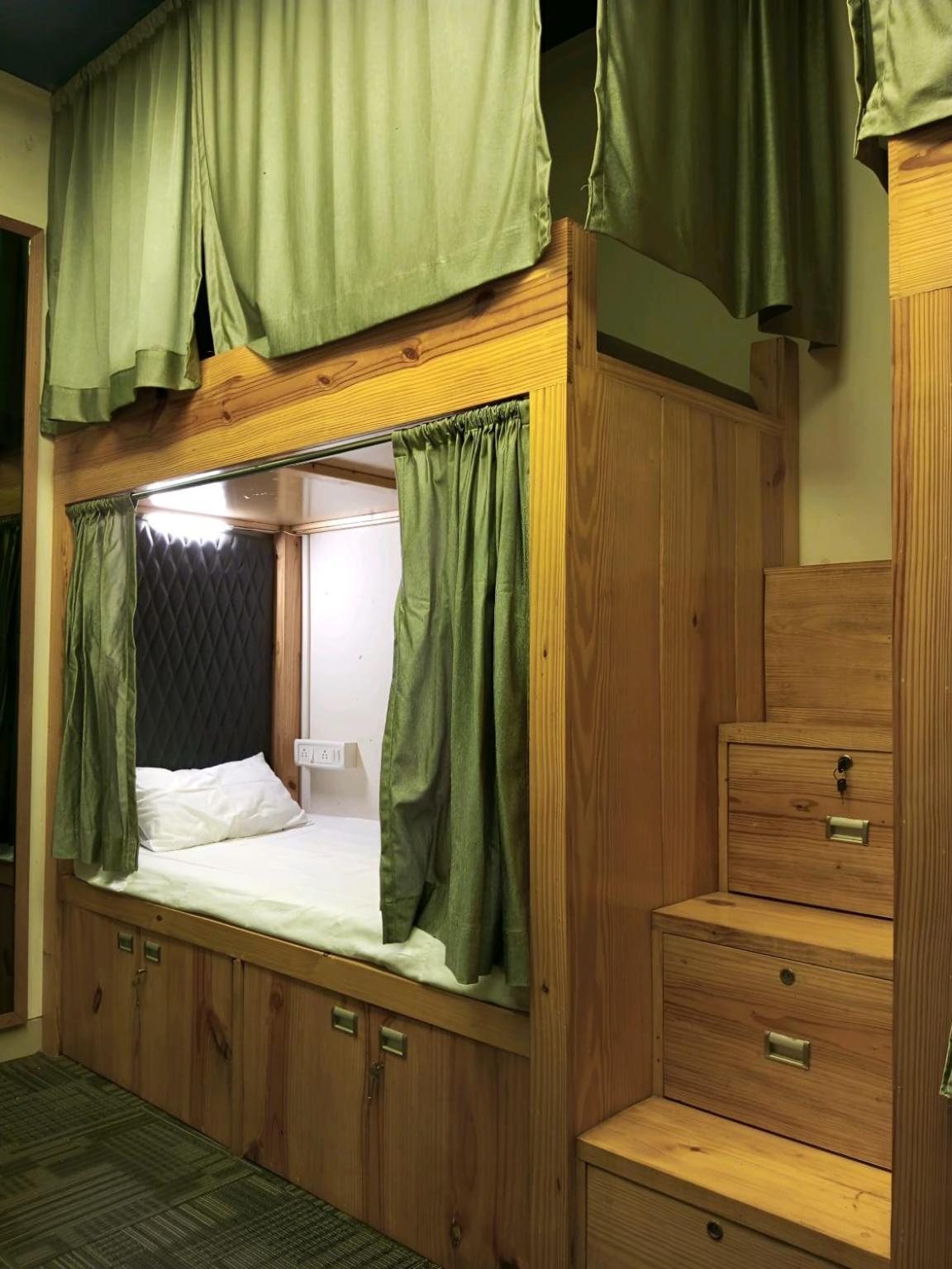 Hostel Mybed Primium Bombaj